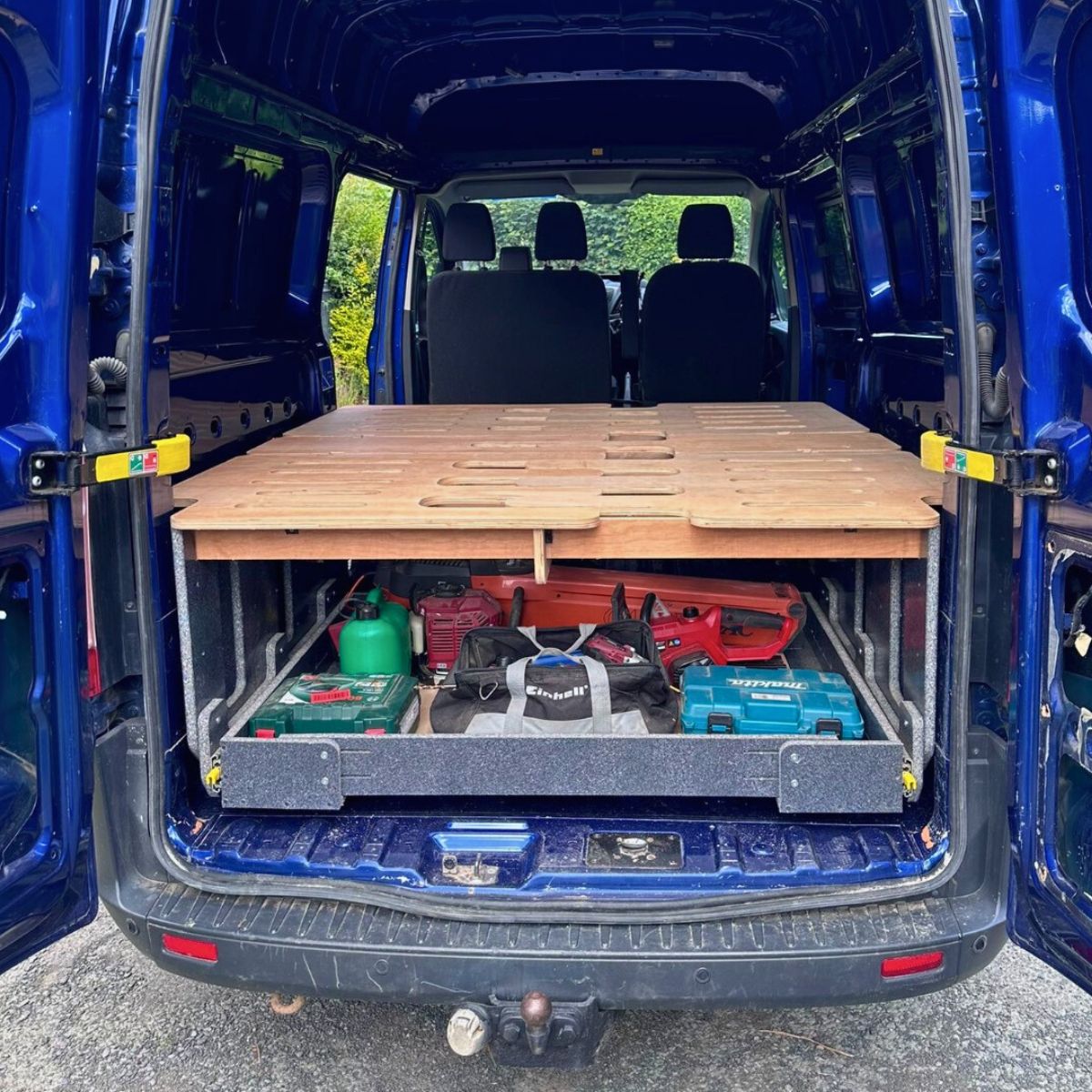 Storage capacity of 200Kg in the FMR rear drawer module extension.